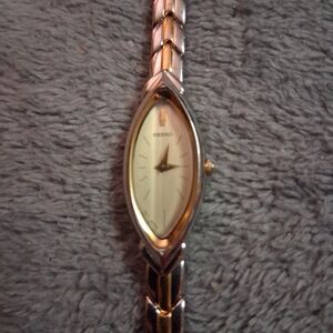 Vintage Seiko Women's Two-Tone Gold and Silver Watch